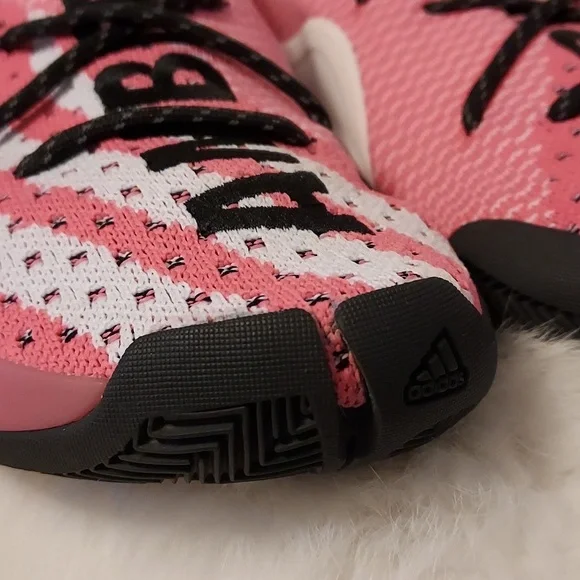 Men's Pharrell Williams Sneakers - Picture 3 of 10